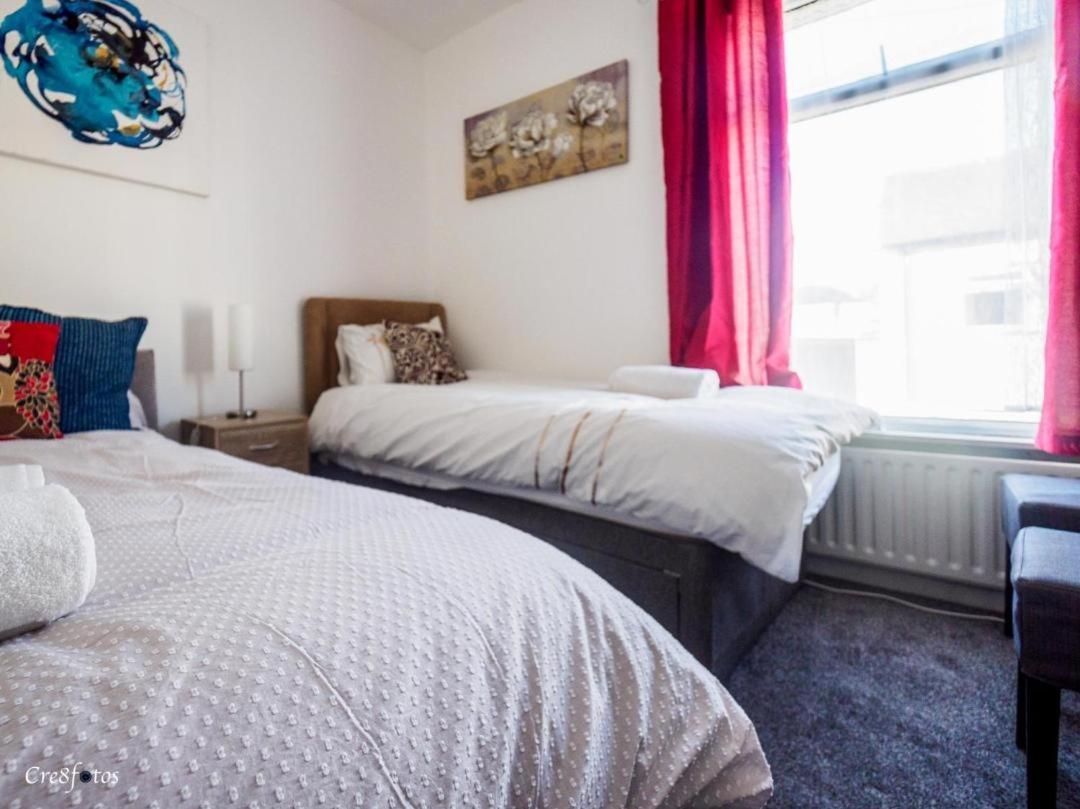 12 Cornwallis Lodge Family Room 2 Stoke-on-Trent Eksteriør billede