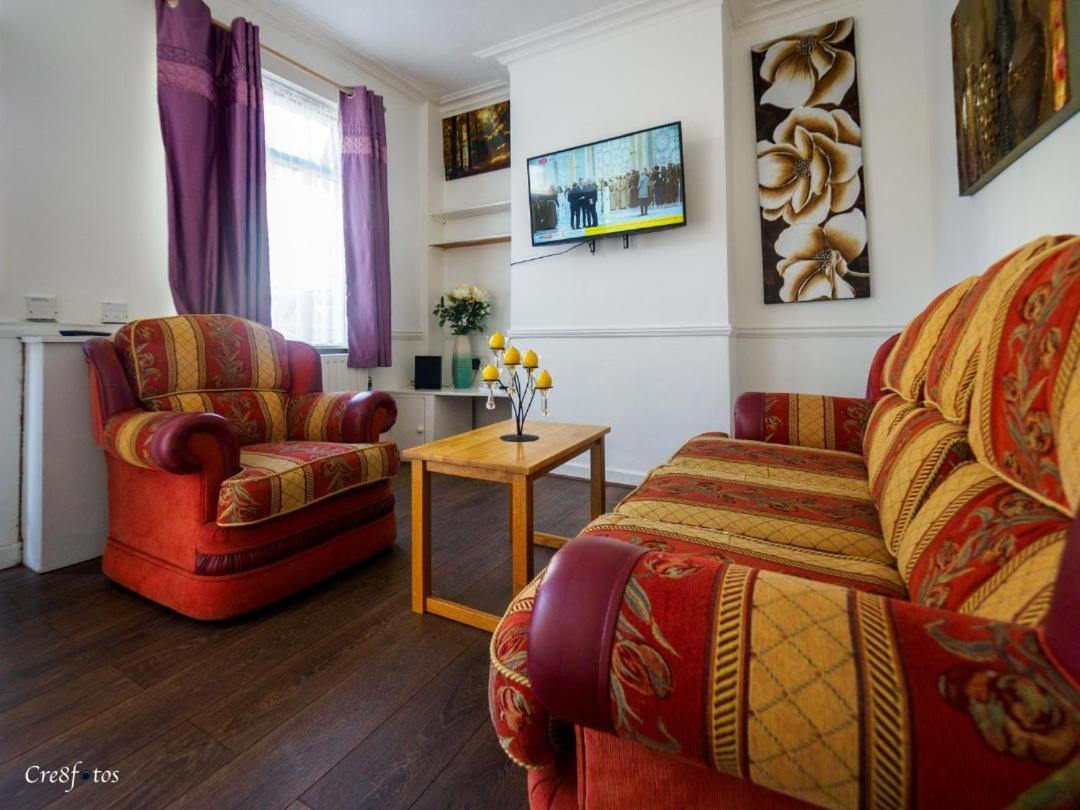 12 Cornwallis Lodge Family Room 2 Stoke-on-Trent Eksteriør billede