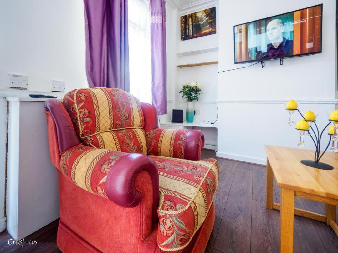 12 Cornwallis Lodge Family Room 2 Stoke-on-Trent Eksteriør billede