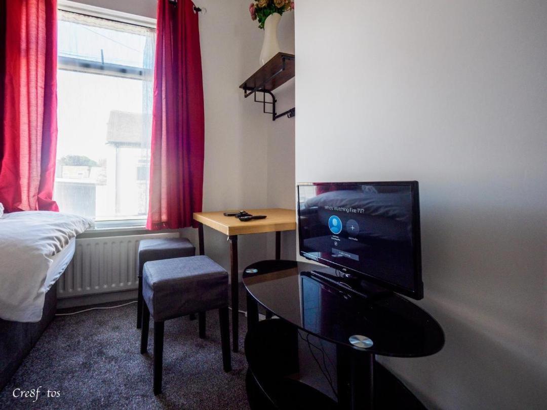 12 Cornwallis Lodge Family Room 2 Stoke-on-Trent Eksteriør billede